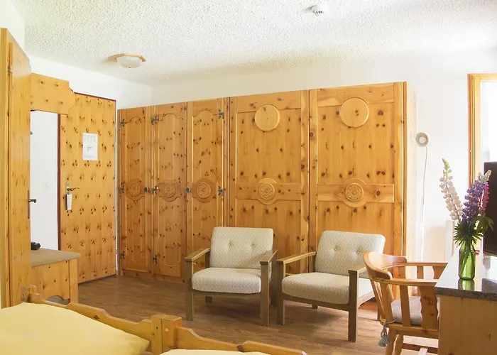 Waldhaus بيتميرلاب