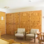 Waldhaus بيتميرلاب